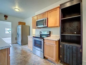 1211 Niantic St in Medford, OR - Building Photo - Building Photo