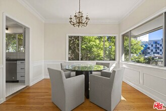 1326 Londonderry View Dr in Los Angeles, CA - Building Photo - Building Photo