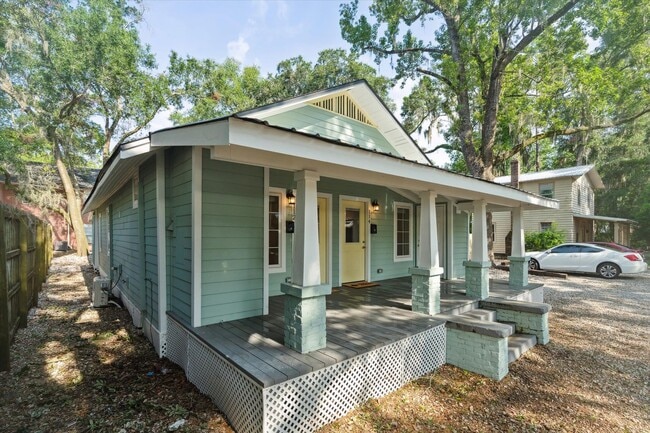 112 NW 9th St in Gainesville, FL - Building Photo - Building Photo