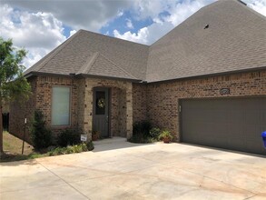 4720 Enclave Ln in Norman, OK - Building Photo - Building Photo