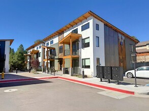 1221 East Emma Drive in Flagstaff, AZ - Building Photo - Building Photo