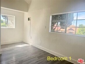 204 W 52nd Pl in Los Angeles, CA - Building Photo - Building Photo