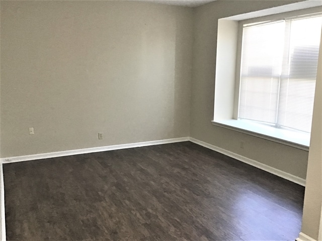 1131 Clark Dr in Greenwood, IN - Foto de edificio - Building Photo