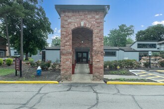 Falls of Gessner in Houston, TX - Building Photo - Building Photo