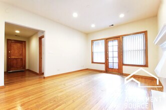 2722 N Kimball Ave in Chicago, IL - Building Photo - Building Photo