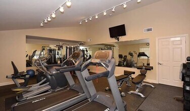 542 Pewaukee Rd in Pewaukee, WI - Building Photo - Building Photo