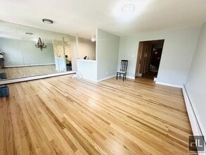 South Canarsie 4 Bed/2.5 Bath Beautiful Ho in Brooklyn, NY - Building Photo - Building Photo