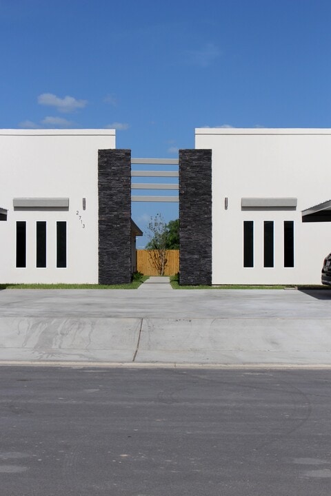 2713 S J St, Unit #3 in McAllen, TX - Foto de edificio