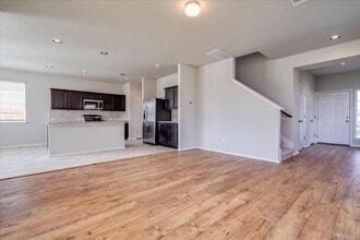 116 White Dunes Dr in Maxwell, TX - Foto de edificio - Building Photo