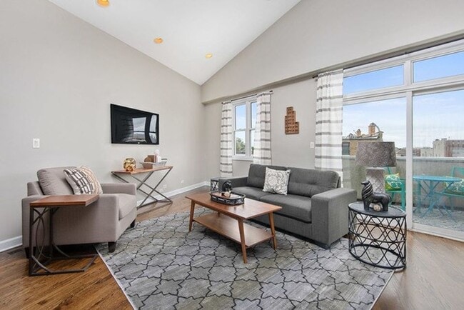 property at 1456 N Greenview Ave
