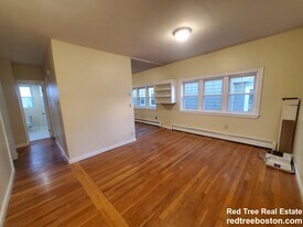 71 Winchester St in Medford, MA - Building Photo