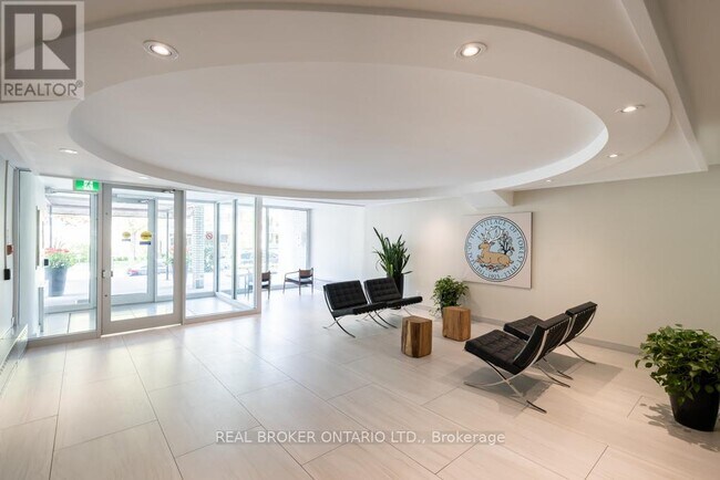 335-335 Lonsdale Rd in Toronto, ON - Building Photo - Building Photo