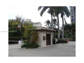 55 Ocean Ln Dr in Key Biscayne, FL - Building Photo - Building Photo