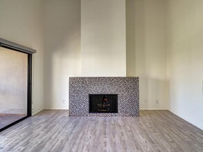 426 Village Square W in Palm Springs, CA - Building Photo - Building Photo