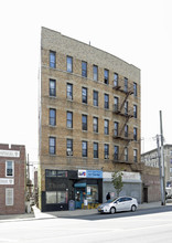 2612-2614 E Tremont Ave in Bronx, NY - Building Photo - Building Photo