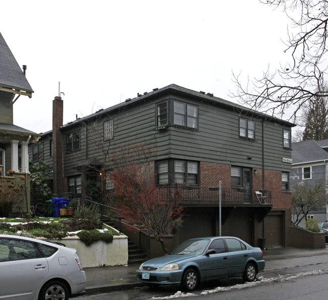 Dixie Jeanne Condominiums in Portland, OR - Building Photo - Building Photo