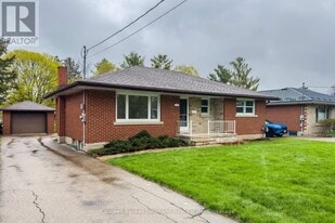 109 Pleasant Rd in Guelph, ON - Building Photo