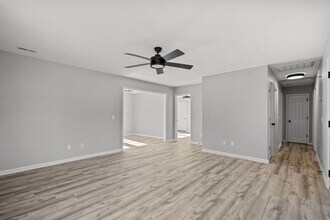 1098 E Longleaf Dr in Southport, NC - Building Photo - Building Photo