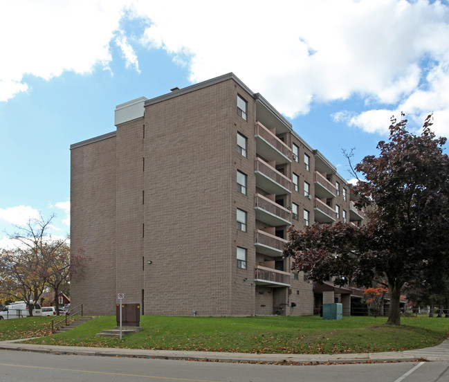 Windsor Place in Whitby, ON - Building Photo - Building Photo