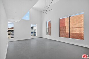2412 Eads St in Los Angeles, CA - Building Photo