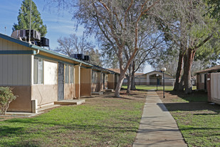 Parkside Apartments in Huron, CA - Foto de edificio - Building Photo