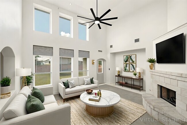 2923 Golden Honey Ln