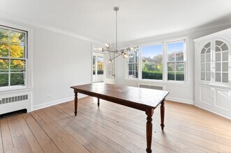 9 Sherwood Ave in Greenwich, CT - Building Photo - Building Photo