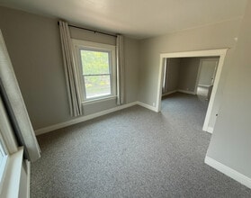 209 N William St, Unit #2 in Ludington, MI - Building Photo - Building Photo