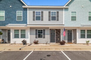 327 Starfish Ln in North Topsail Beach, NC - Building Photo