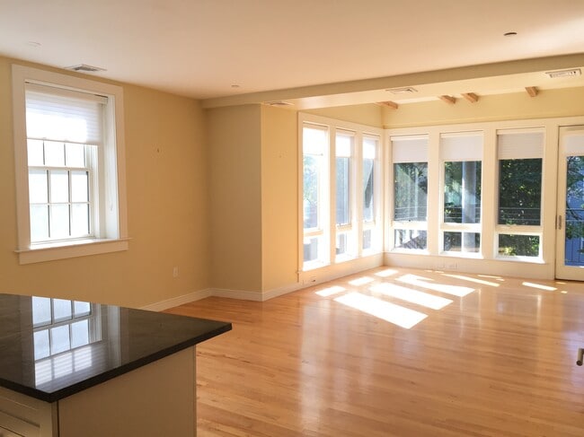 75 Hamilton St, Unit 9