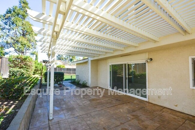 2561 Exeter Ct in Camarillo, CA - Building Photo - Building Photo
