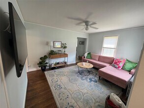 16 Raymond St in Glen Cove, NY - Building Photo - Building Photo