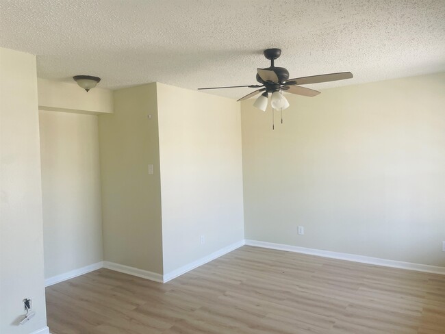 4902 Marcella Ave in Laredo, TX - Building Photo - Building Photo