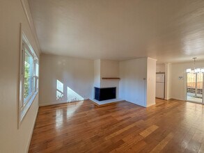 381 Locust Ave in San Rafael, CA - Building Photo - Building Photo