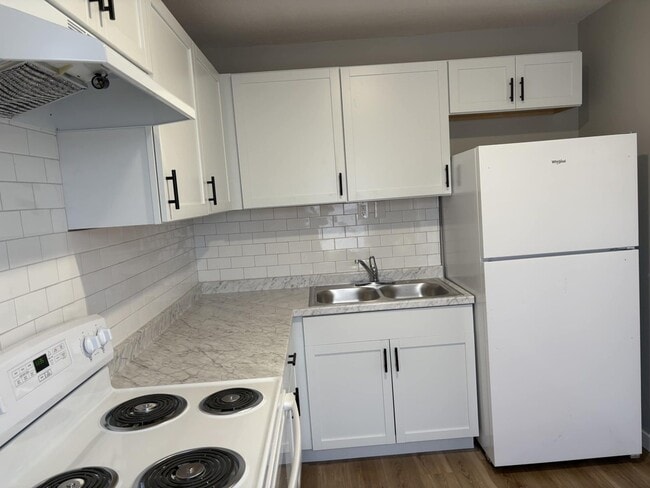 2642 N Grove St in Wichita, KS - Building Photo - Building Photo