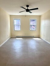 566 Newark Ave, Unit 3 in Jersey City, NJ - Building Photo - Building Photo