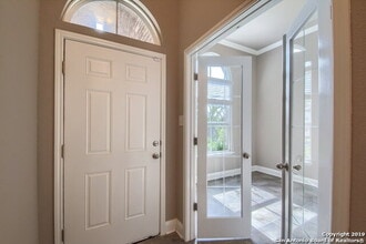 5723 Freeport Leaf in San Antonio, TX - Building Photo - Building Photo