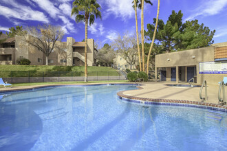 Desert Bay Apartments in Laughlin, NV - Foto de edificio - Building Photo