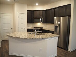 2407 Klamath Dr in Lewisville, TX - Building Photo - Building Photo