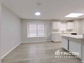 5204 Lookout Trail in Arlington, TX - Foto de edificio - Building Photo