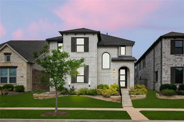 property at 912 Pearl Pl