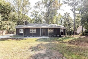 609 Upland Ridge Dr NW in Conyers, GA - Building Photo