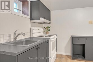 42 Bexhill Ave in Toronto, ON - Building Photo - Building Photo