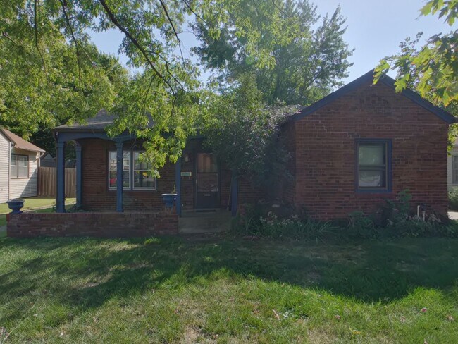 property at 122 S Glendale St