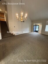 4952 Ridgeview Dr in Antioch, CA - Building Photo - Building Photo