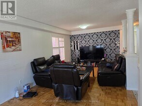 11 Citronella Ln in Brampton, ON - Building Photo - Building Photo