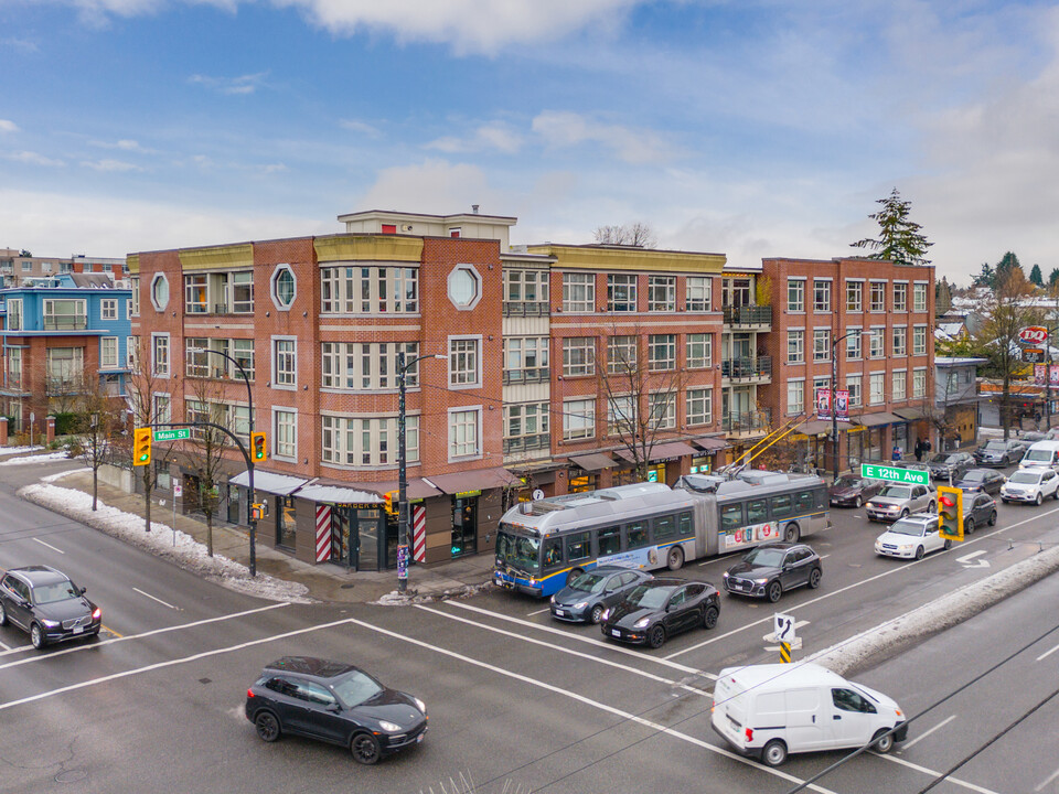 Domain in Vancouver, BC - Building Photo