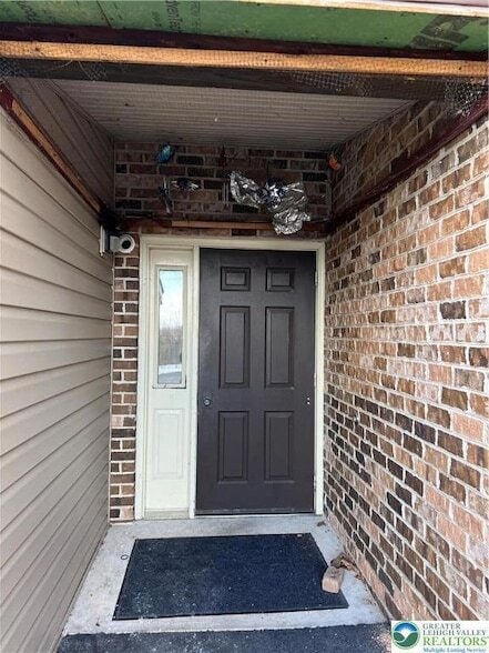 property at 2915 Schoenersville Rd