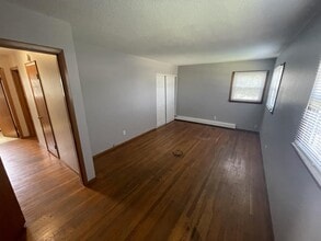 1876 Murphy Woods Rd in Beloit, WI - Foto de edificio - Building Photo