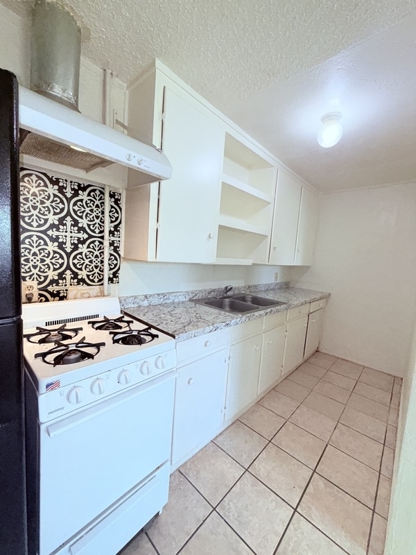 property at 6702 S 6th Ave
